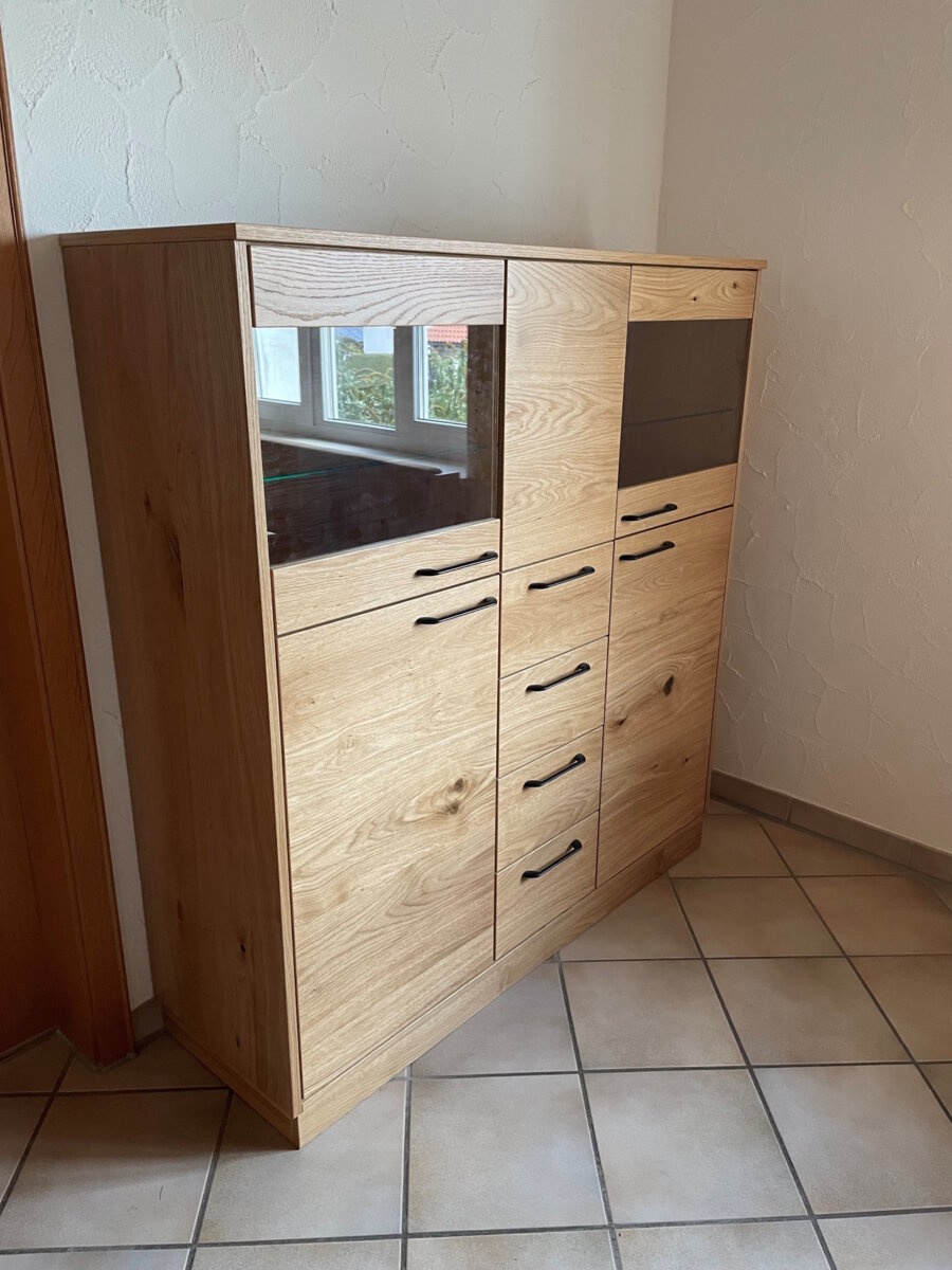 Holzschrank